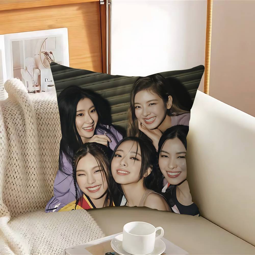 KPOP Group-I-ITZYS Office Cushion Pillowcase Car Cushion Cover45X45CM Lumbar Pillowcase Sofa Pillowcover