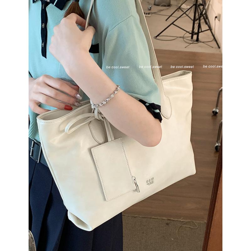 Korean version of simple large-capacity commuter bag women's 2025 new summer fashion tote bag versatile shoulder armpit bag