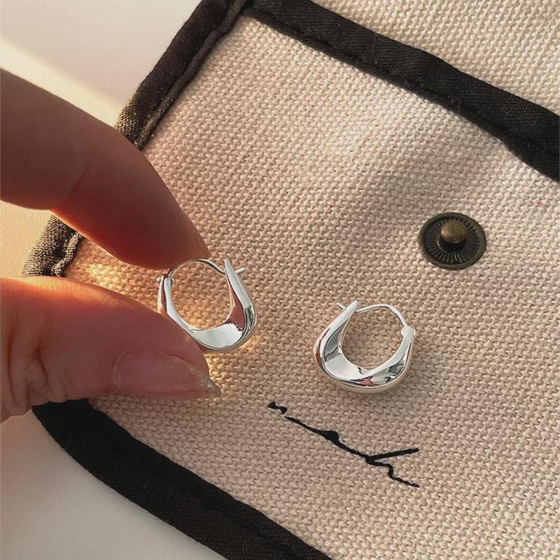 Trendy 2023 Glossy Geometric Hoop Earrings: Versatile Stylish Earrings for Women