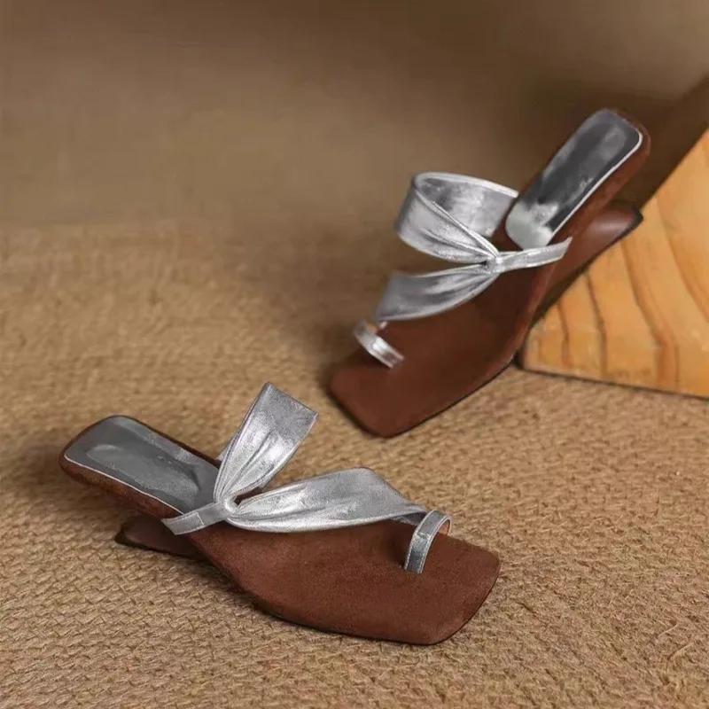 

Женские туфли на высоком каблуке, шлепанцы, сандалии на каблуке с перемычкой для пальца, дизайнерская новая летняя обувь 2025, элегантные туфли-лодочки для вечеринки, сандалии 40 серебряный