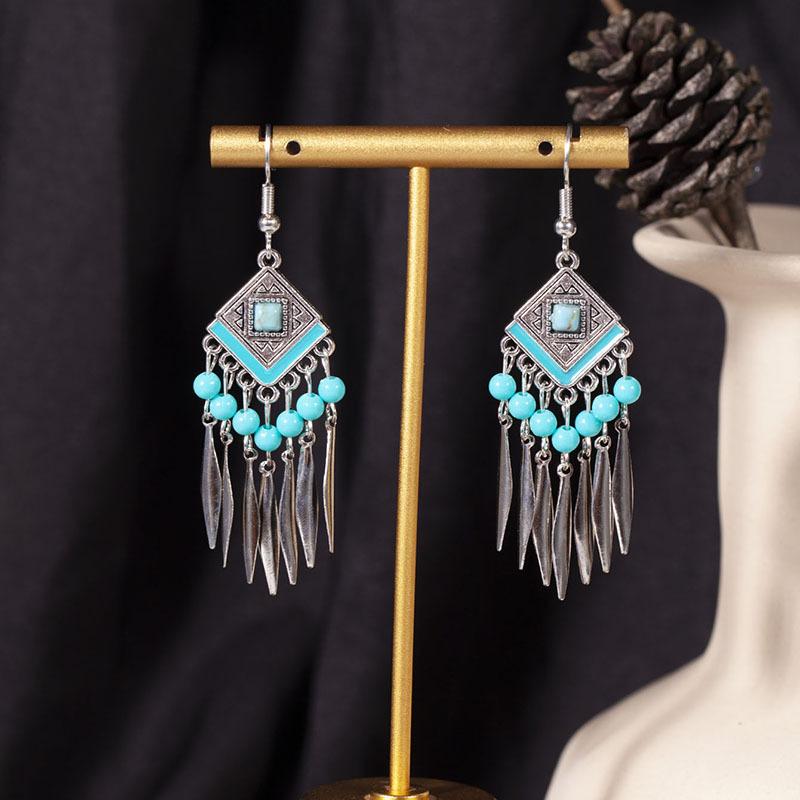 European, American and Bohemian Hollow Bead Fringed Earrings, High-end Retro Ethnic Style Earrings, Fashionable Long Earrings.