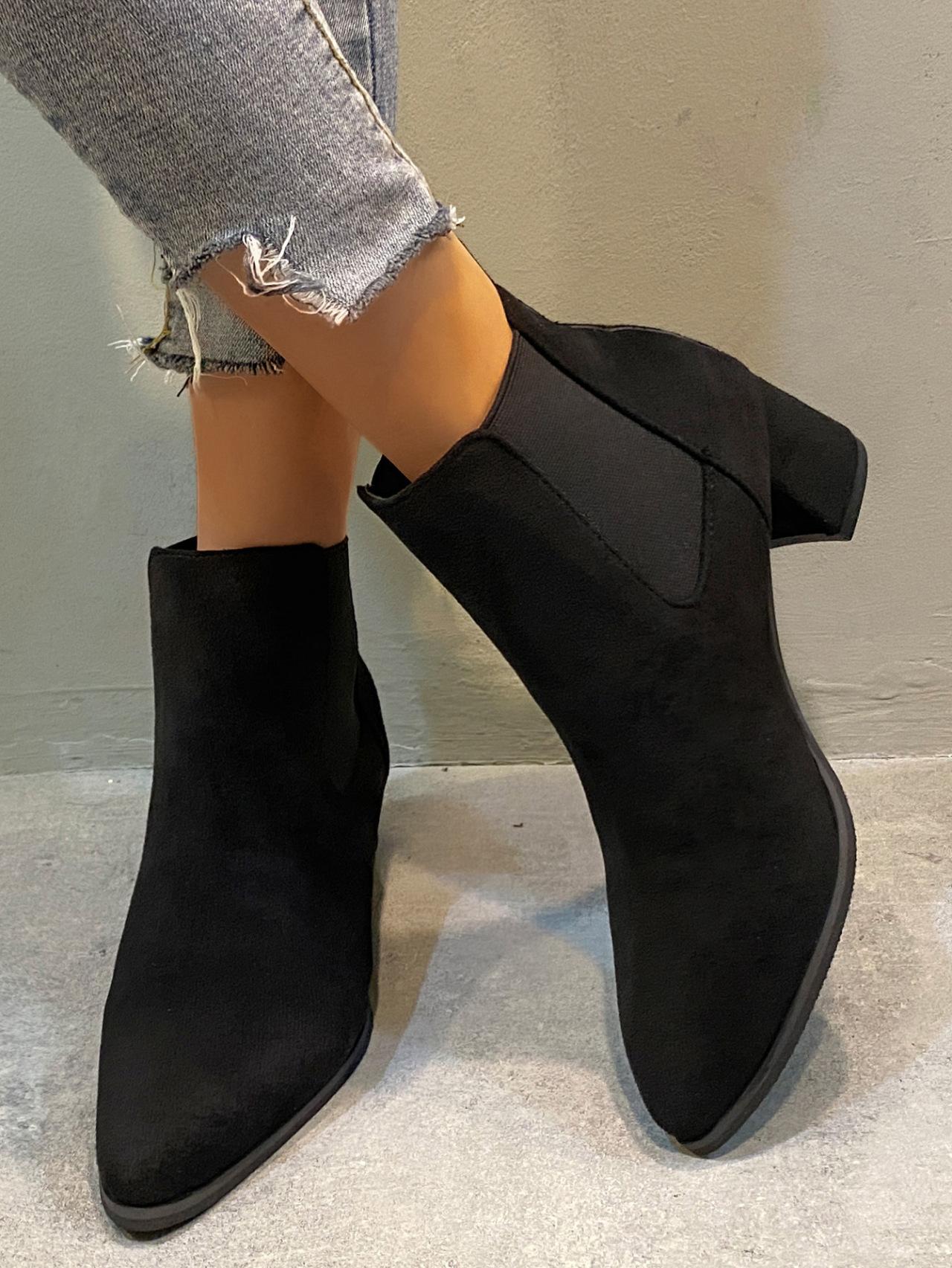 

Европейские и американские женские ботинки 2024 года, осень, новые матовые кожаные одинарные ботинки на остром среднем каблуке, темпераментные женские туфли 40 чёрный