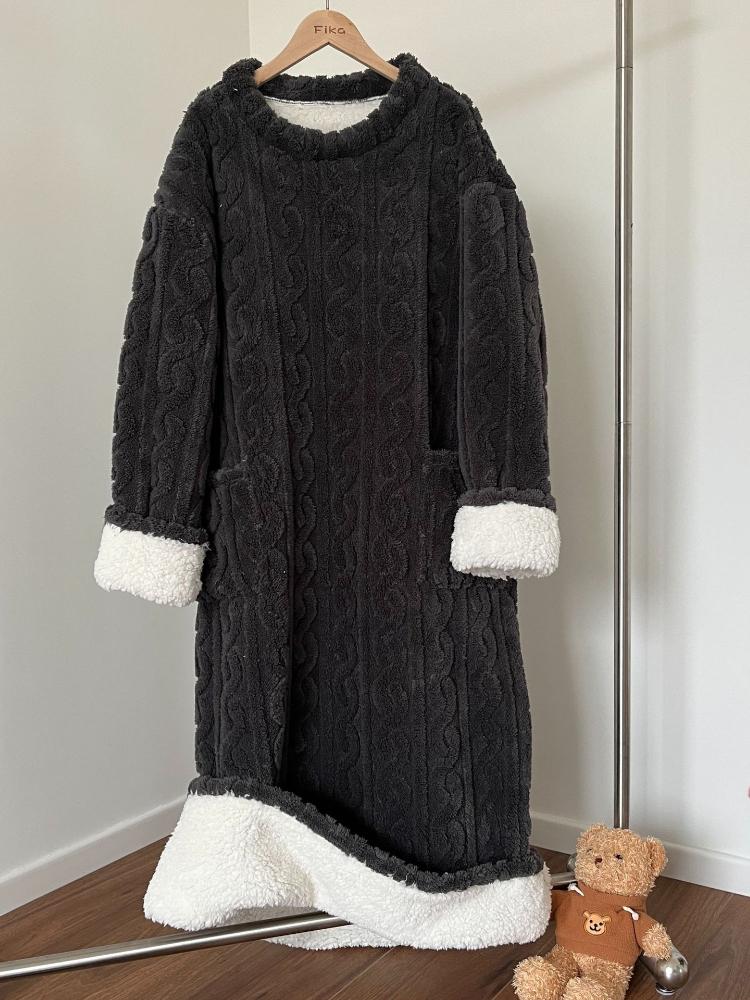 

Супер Утолщенные и Флисовые Коралловые Флисовые Жаккардовые Халаты Ходячие Большие Одеяла, Зимняя Пижама, Теплая Домашняя Одежда и Ночные Сорочки XL чёрный