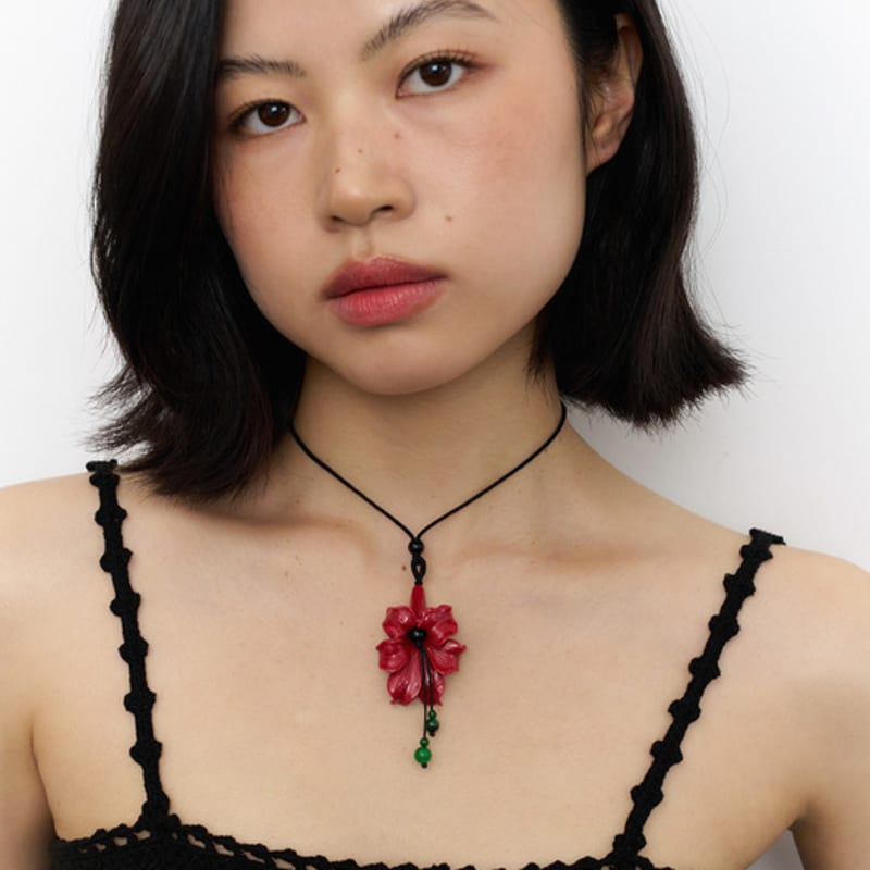 

geegee flower gemstone string necklace - red red