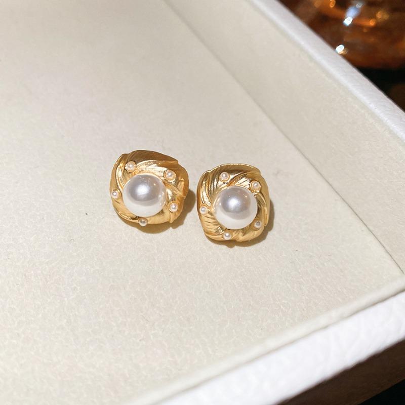 French court style pearl necklace bracelet stud earrings retro elegant niche jewelry set light luxury temperament jewelry women