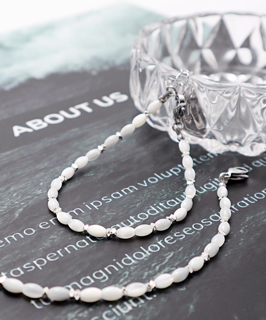 Polalita White Oval Mother-Of-Pearl & Silver Point Bracelet (Plt-Br-109_Wt)