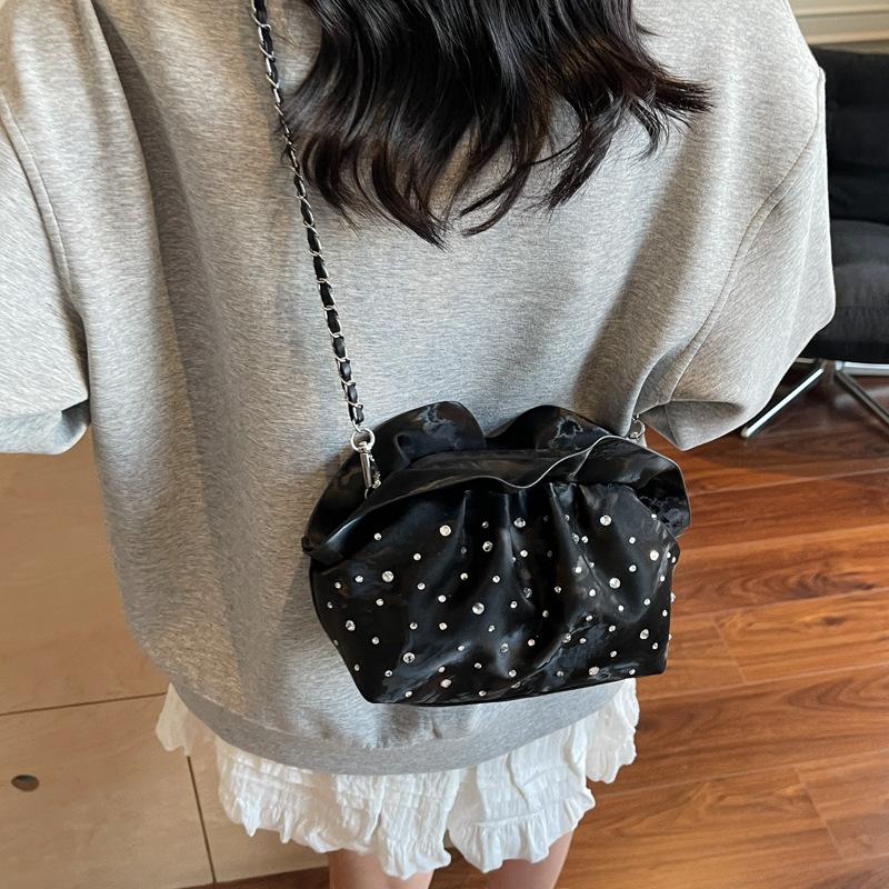 Folded Cloud Bag 2025 New Mori Sweet Girl Foreign Style Versatile Messenger Bag Fashionable Rhinestone Dumpling Bag Tide
