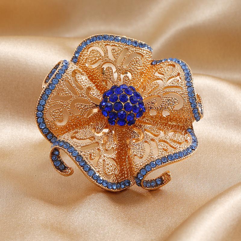 New high-end diamond inlaid flower opening ring with noble temperament, retro hollowed out diamond inlaid flower