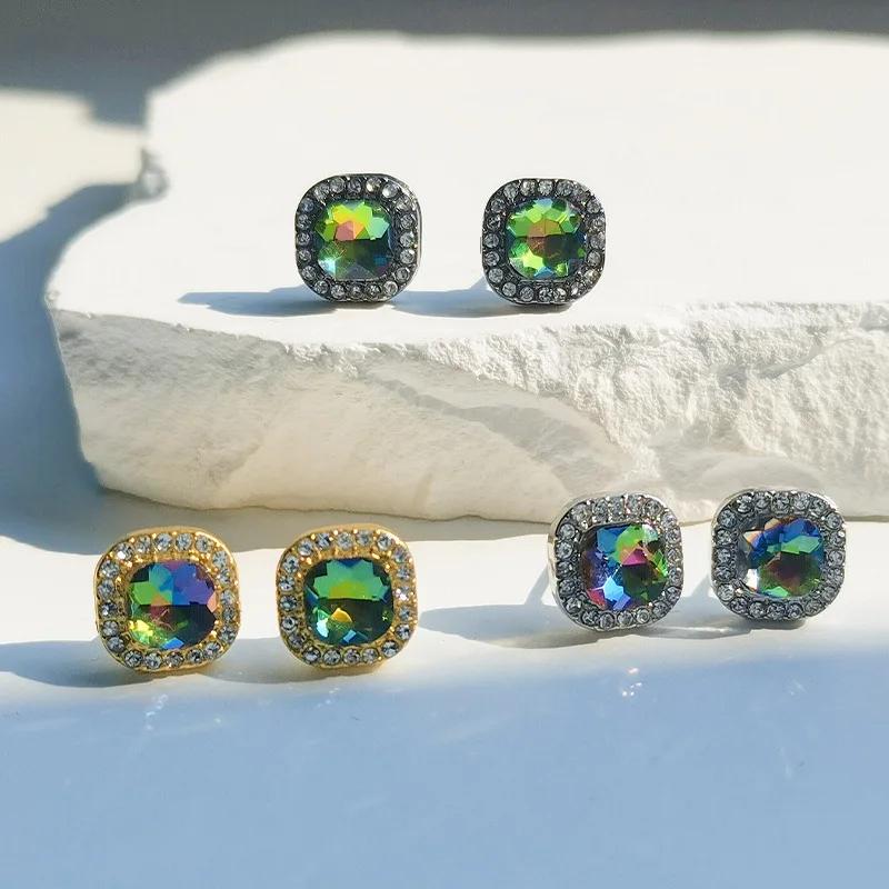 

Diamond stud earrings Temperament Women Colored Diamond Earrings