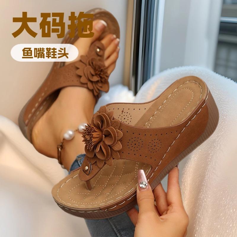 2025 Foreign Trade Summer New Women's Toe Platform Slippers Large Size Toe Platform Beach Shoes