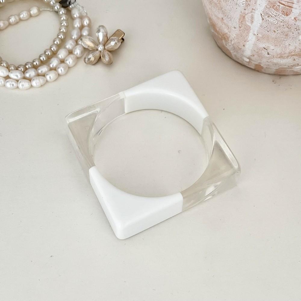 

Geometric Pearly Lustre Chunky Bracelet Colorful Square Hand Ring Acrylic Resin Bangle Decoration білий