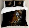 Tijger Beddengoed Set King Size, Koning van de Sundarbans In Een Donkere Omgeving Zachtaardig Majestueus Dier Zwart Polyester Dekbedovertrek
