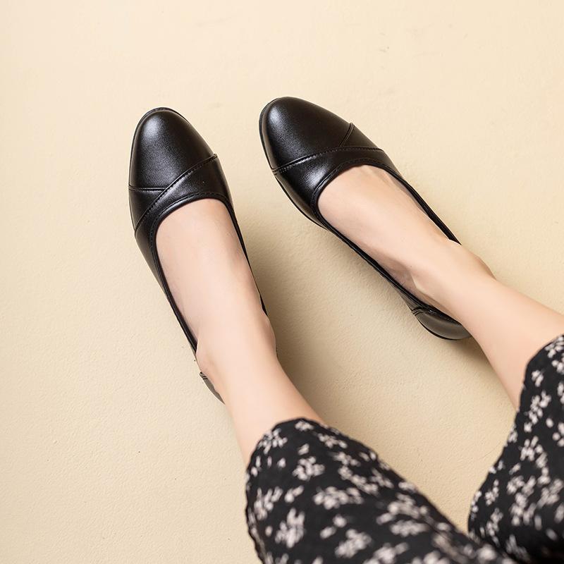 South East Asia work shoes Douyin new women's leather shoes soft leather non-slip mother shoes soft leather comfortable soft black shoes