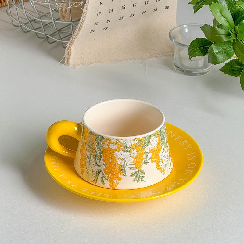

Керамическая чашка с блюдцем среднего стиля, желтое блюдце с газелью, кофейная чашка с блюдцем, подарочная коробка, кружка для послеобеденного чая, высококачественный дизайн 260ML