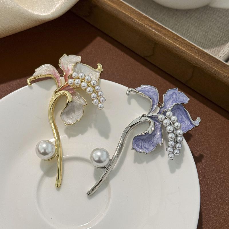 Fashion Pretty Enamel Imitate Pearl Flower Brooches For Women Lily Flowers Plants Brooch Pins Party Jewelry Accessories Gifts