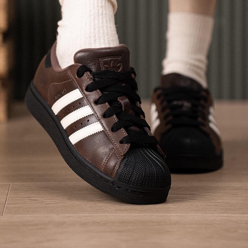 Adidas Women s SUPERSTAR Low-Top Sneakers KI3569 39