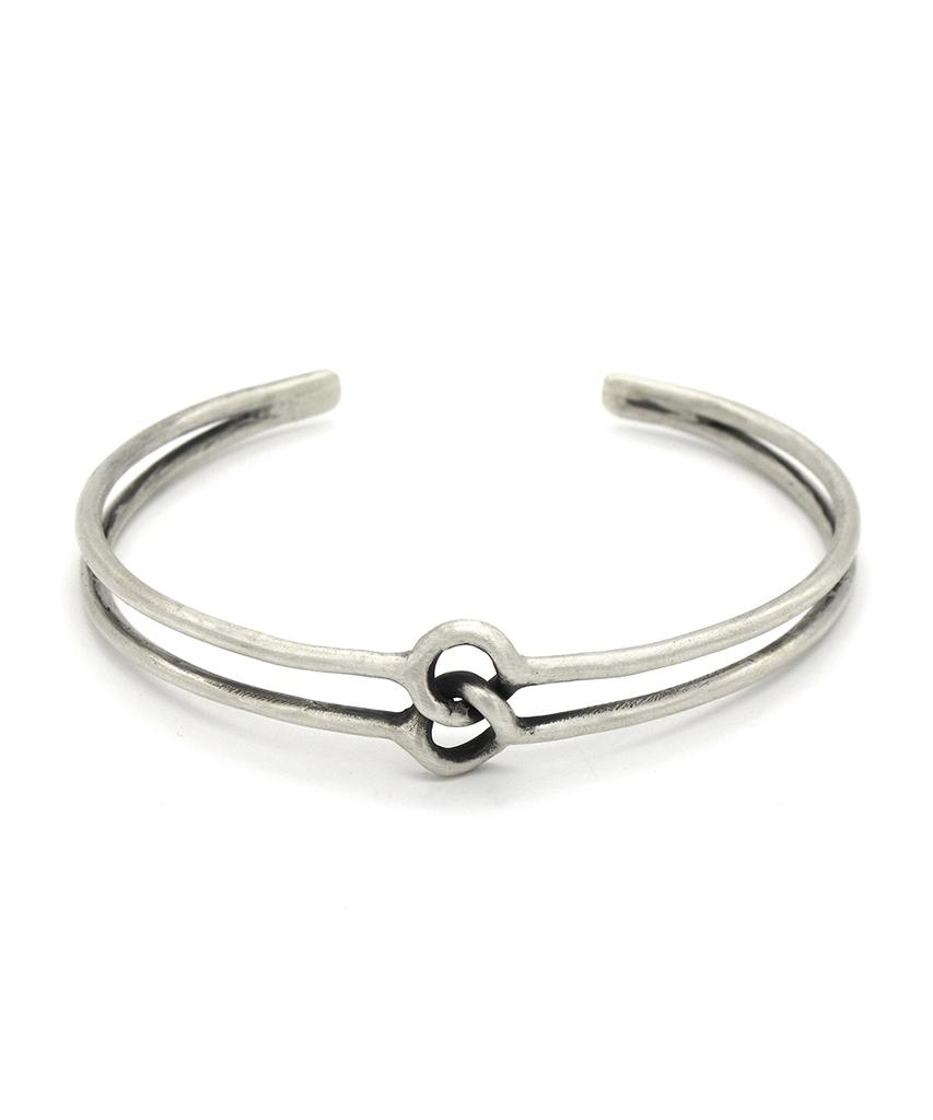 Oddcollet Link Cuffs