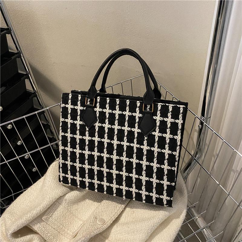Trendy Fashionable Women's Tote Bag Stylish Spring Summer Small Square Handbag