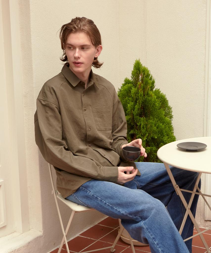 DIVINE DISTANCE Nylon Raglan Shirt [Khaki]