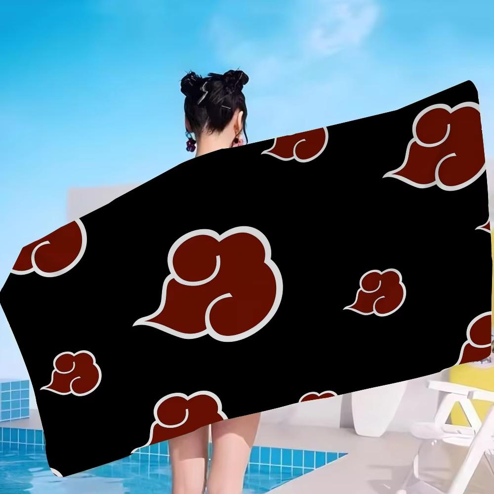 Japanese Red Clouds Pattern Beach Towel Flat Print Black Aesthetic Microfiber Bath Towel Quick Dry for Beach Pool Party Gift