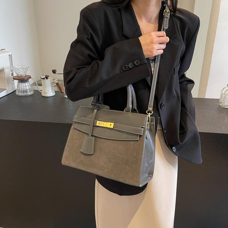 New women's bag fashion wind matte tote portable shoulder oblique span bag