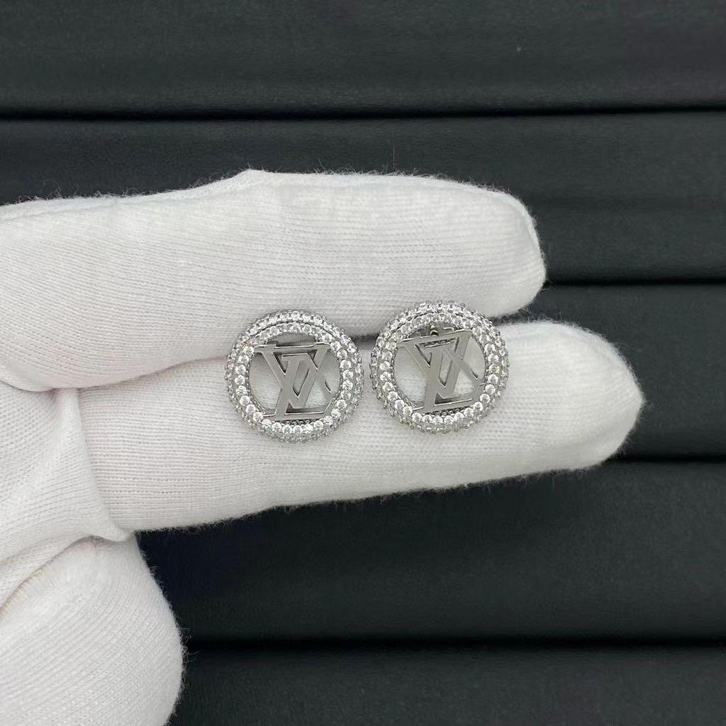 Elegant Mother-of-Pearl Four-Flower Earrings - Classic High-Quality Fashion.
