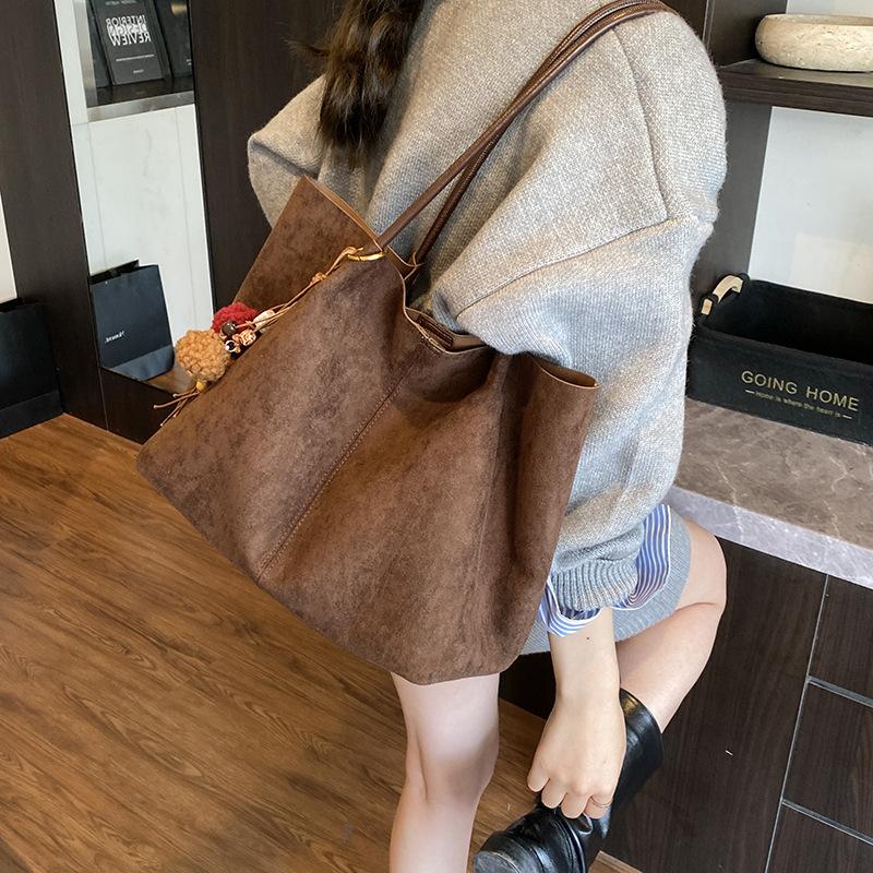 Autumn and winter new suede commuter large-capacity tote bag women's casual simple versatile shoulder bag
