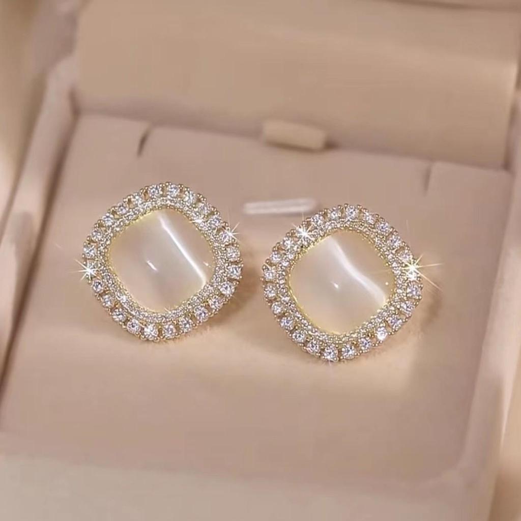 S925 Silver Rhinestone Cat's Eye Retro Earrings - Elegant 2024 Design