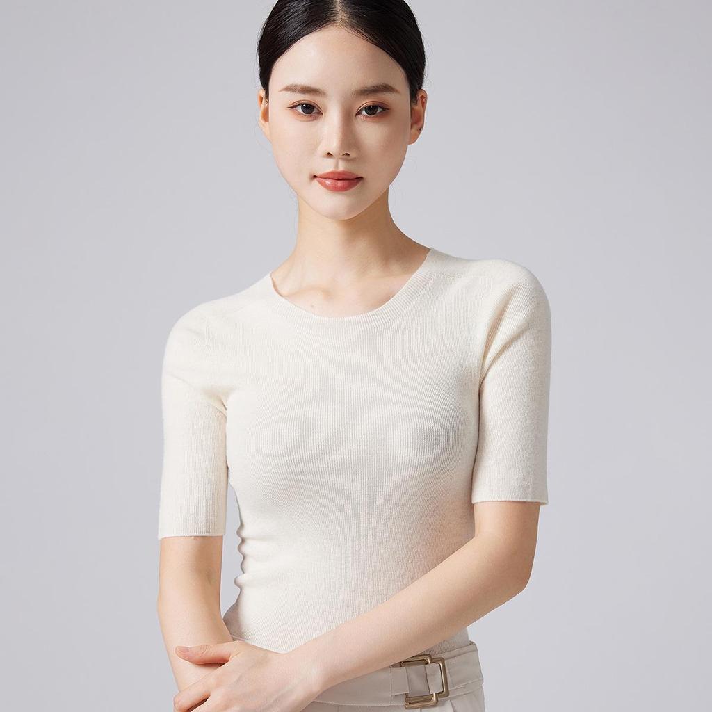 Machine Washable Women's Seamless 100% Pure Wool Round Neck Knit Sweater, 60 Count, 18 Gauge, Autumn Base Layer