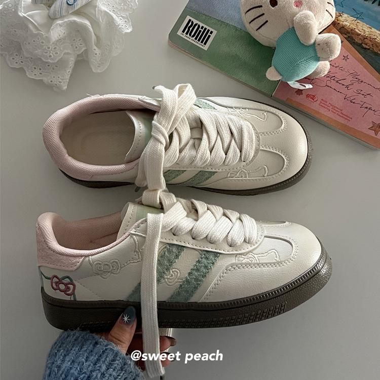 

Обувь женская обувь универсальная 2025 новая весна и осень толстая подошва инс ветер туфли-котята белые туфли нишевая обувь немецкие тренировочные туфли 40