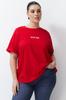 Damska Koszulka Dzianinowa Oversize w Dużym Rozmiarze z Czerwonym Napisem