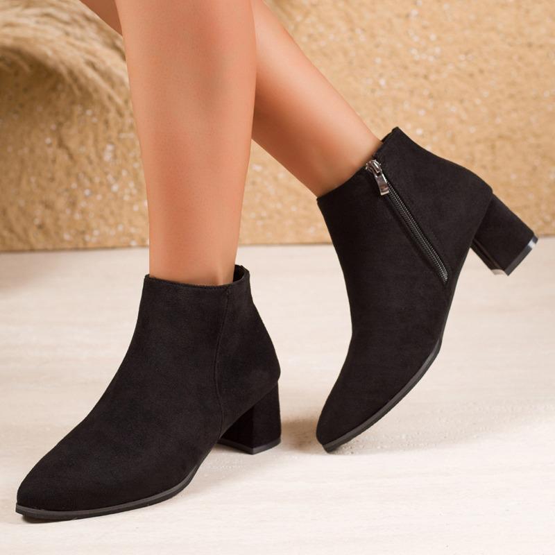 Suede Pointed Toe Plus Size Mid-heeled Fashion Boots 2025 Winter New Thick-heeled Martin Boots for Women