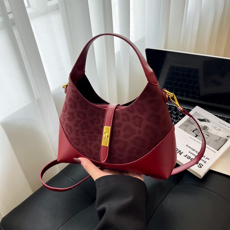 

High-end leopard print bag women s new niche design versatile handbag fashion shoulder messenger bag красный