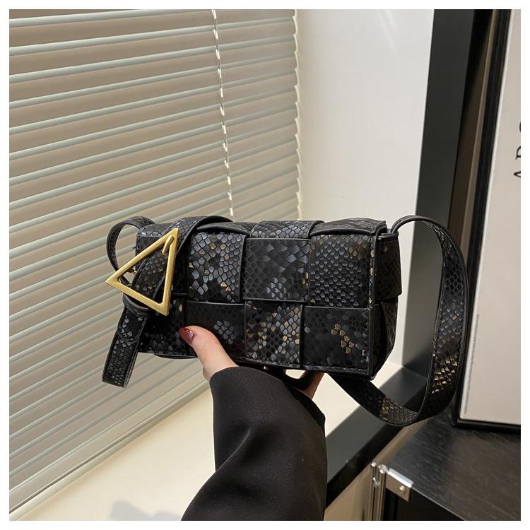 

Нишевый дизайнерский тренд женская сумка 2025 лето новая мода на одно плечо зарубежный стиль простая сумка-мессенджер маленькая квадратная сумка чёрный