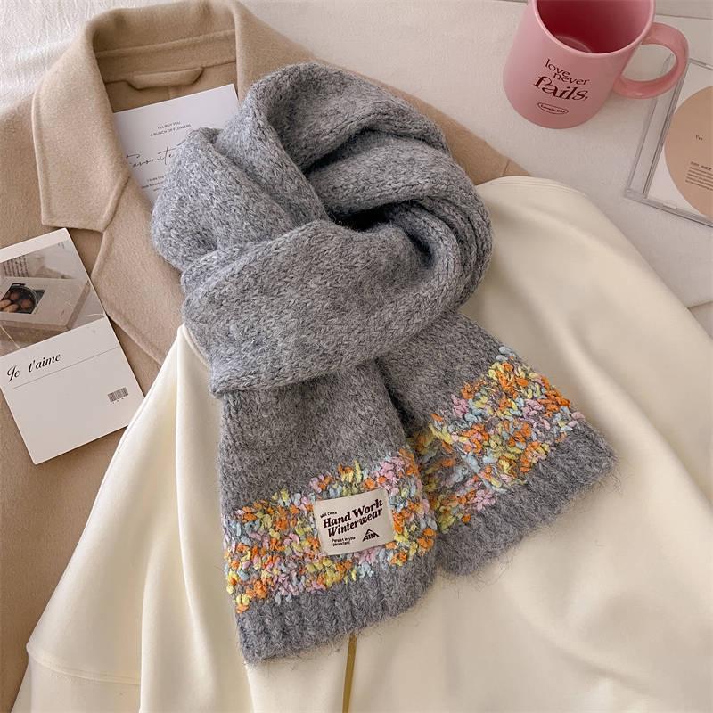 Zimný šál Candy Dots 2024: Mäkká, Žiarivá, Pletená Vlna