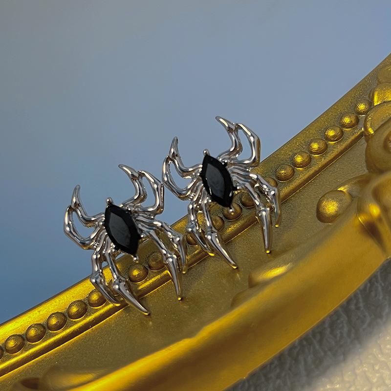 New Trendy Sweet and Cool Style Personalized Design Spider Stud Earrings, Silver Needle Niche Design Earrings Temperament Earrings