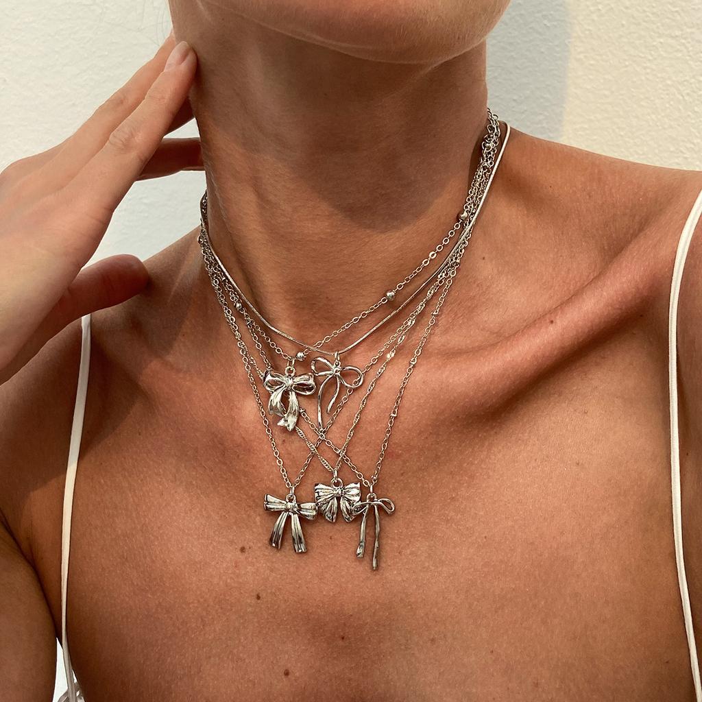 Sweet And Cool Metal Ribbon Bow Necklace, Fashionable Imitation Pearl Love Stacked Collarbone Necklace