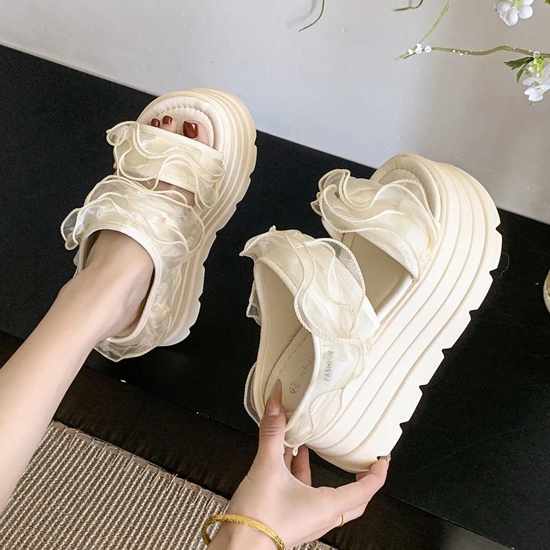 Fashion 8CM Women's High Heels Slippers New Summer Fashion Outdoor Lace Flower Sandals Comfortable Rubber Bottom Chunky Beach Flip Flops