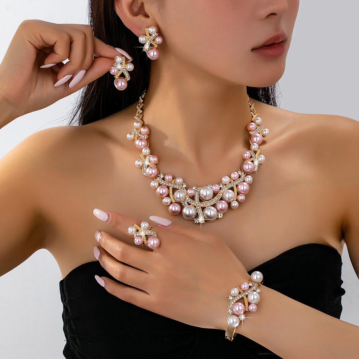 

Retro Pink and White Pearl Flowers Necklace Pendant Chain Women Girls Gifts Fashion Jewelry Hot Sale Party Gift 2025 New Style