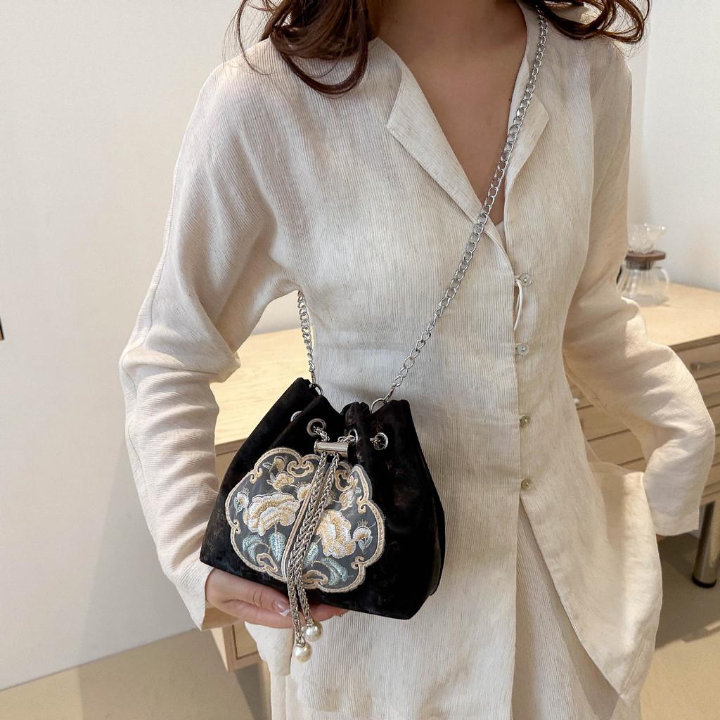 Modern Chinese Water Bucket Bag For Women With Pu Material Chain Crossbody For Casual Outings