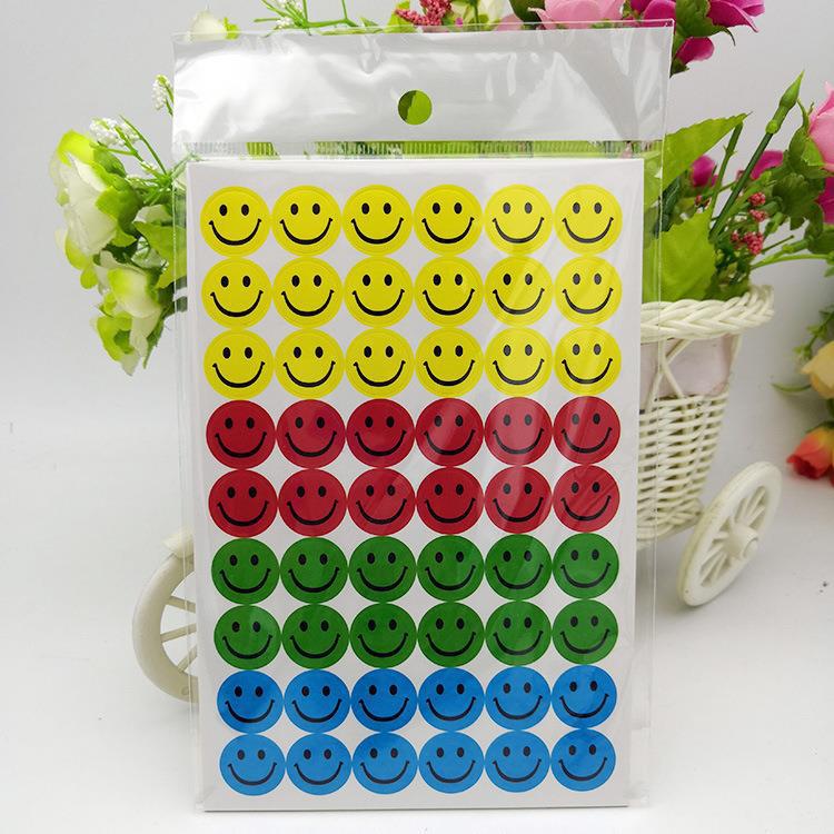 

Наклейки со смайликами для детей: Красочные наградные и образовательные наклейки с цифрами и буквами