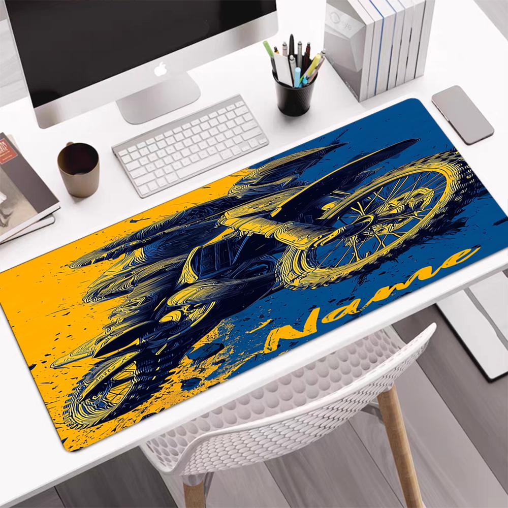 Tappetino Mouse Personalizzato Tema Moto da Fuoristrada, Base in Gomma Antiscivolo, Multifunzionale per Ufficio e Casa, Perfetto per Personalizzare lo Spazio di Lavoro.