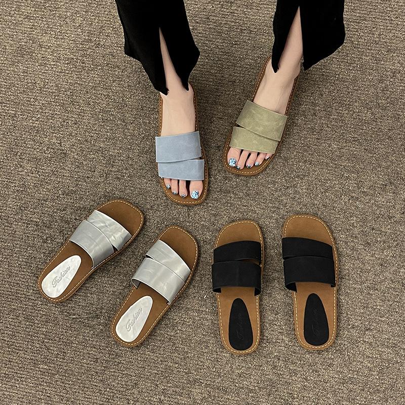 Fan Jieya Fashion French Slippers Women's 2025 Summer New Outer Wear Flat Bottom Sandals Seaside Vacation Beach One Word