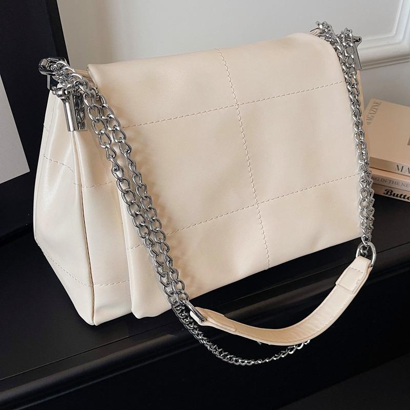 Fashion Minimalist PU Leather Shoulder Bags for Women Chain Crossbody Bag with Quilted Detail for Work and Outings Daily Use and Travel