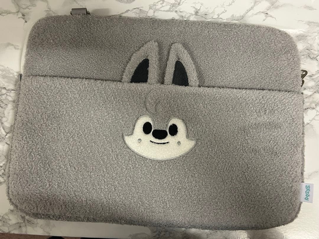 

[USED] Stray Kids Wolf Chan Bang Chan Laptop Case PC Case