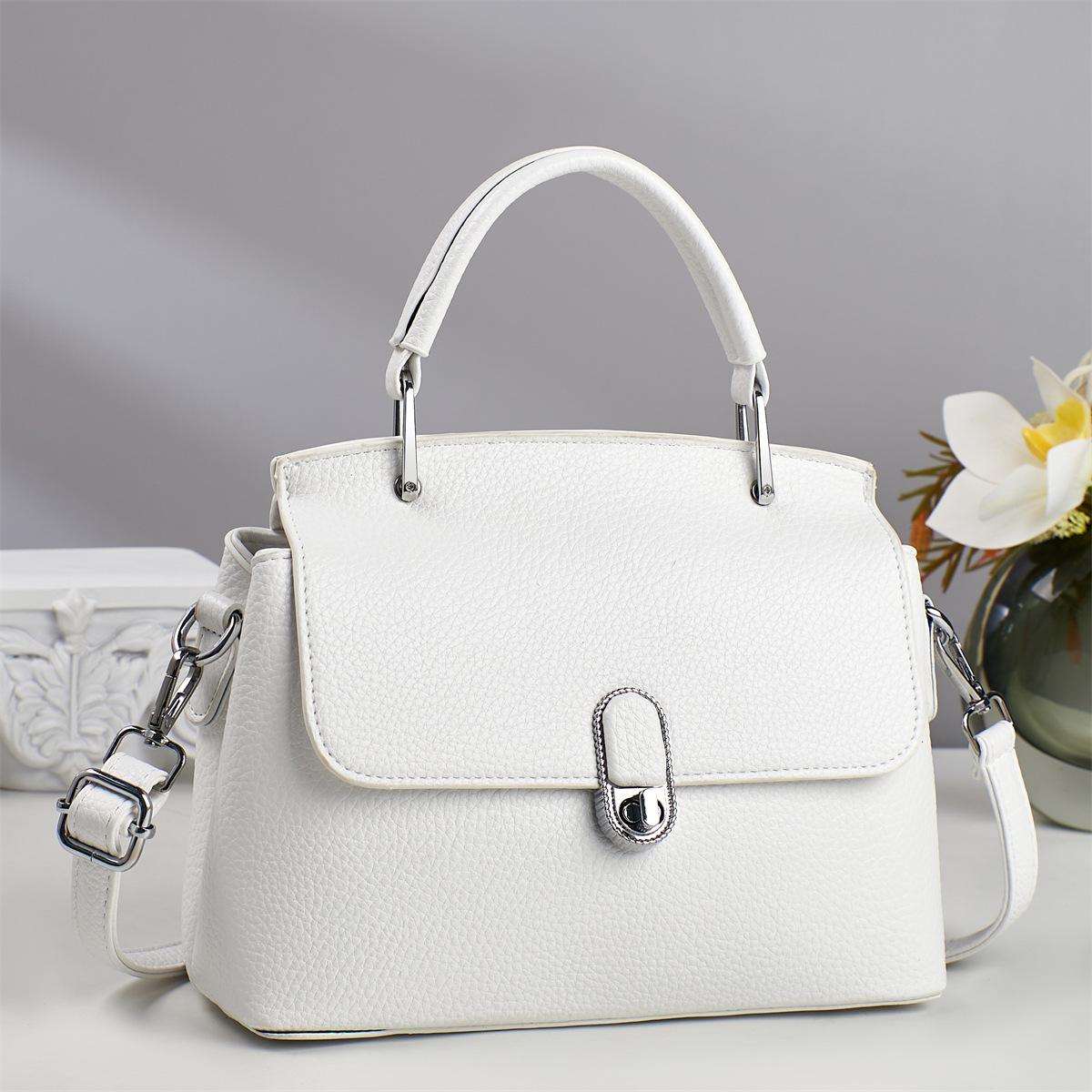 

Large capacity lightweight luxury high quality soft durable fashion exquisite lightweight commuter outdoor crossbody shoulder bag хакі