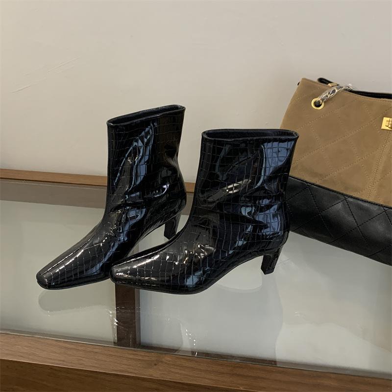 White Textured Short Boots Autumn and Winter New Square Head Thick Heel Commuting Wide Boots Simple Temperament Fashion Short Boots