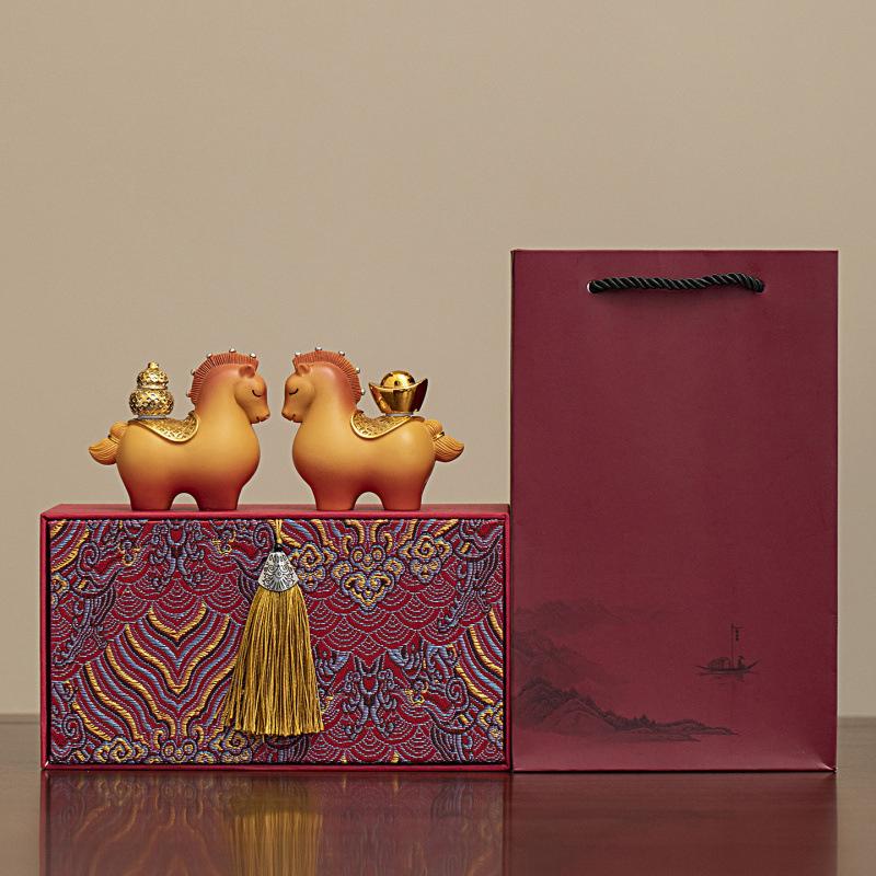 Horse Ornament for Prosperity, Handcrafted Resin Table Décor with Spinnable Gold Ingots and Gourds, Fortunate Feng Shui Present