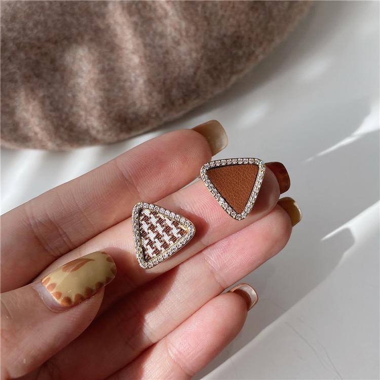 2023 Chic Plaid Drip Oil Asymmetrical Triangle Stud Earrings - Elegant Fashion Statement