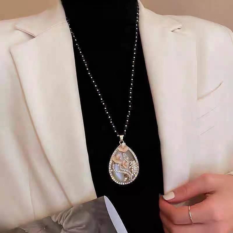 Crystal Pendant Sweater Necklace - Fashionable and Atmospheric Design